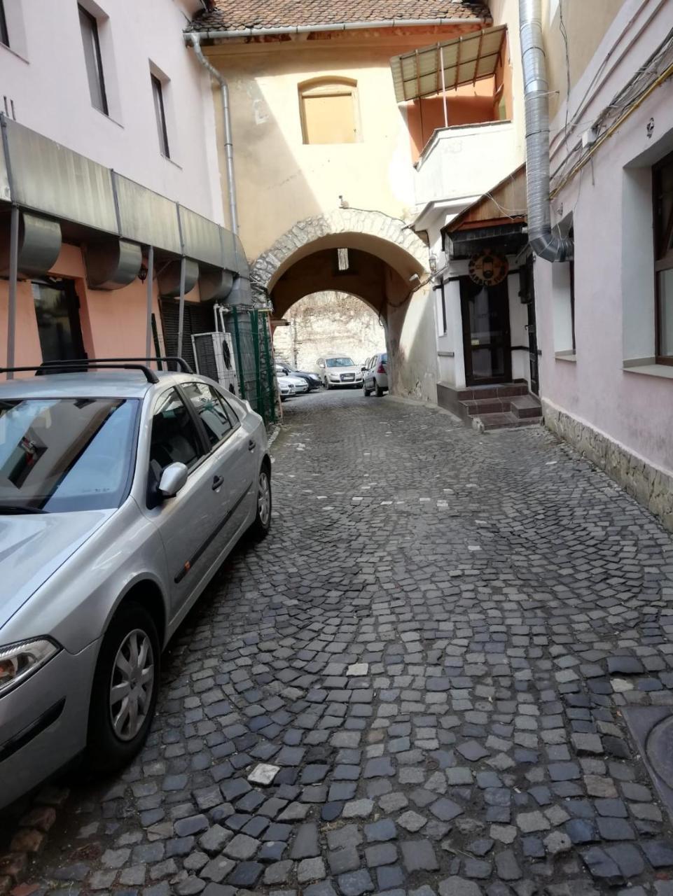 Leyla Hostel Брашов Екстер'єр фото