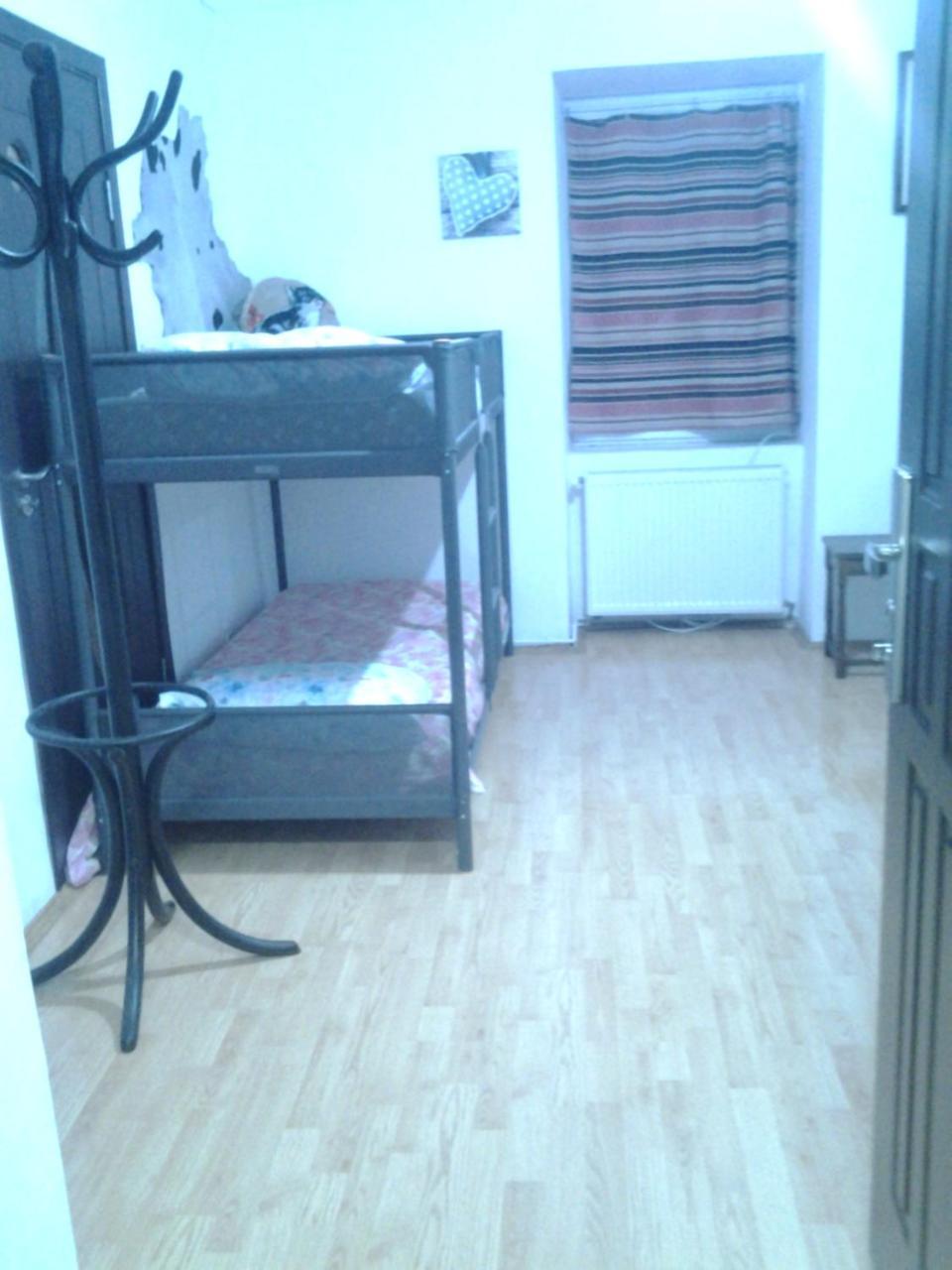 Leyla Hostel Брашов Екстер'єр фото