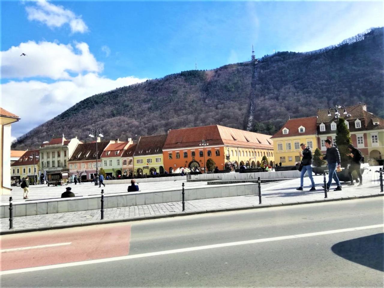 Leyla Hostel Брашов Екстер'єр фото