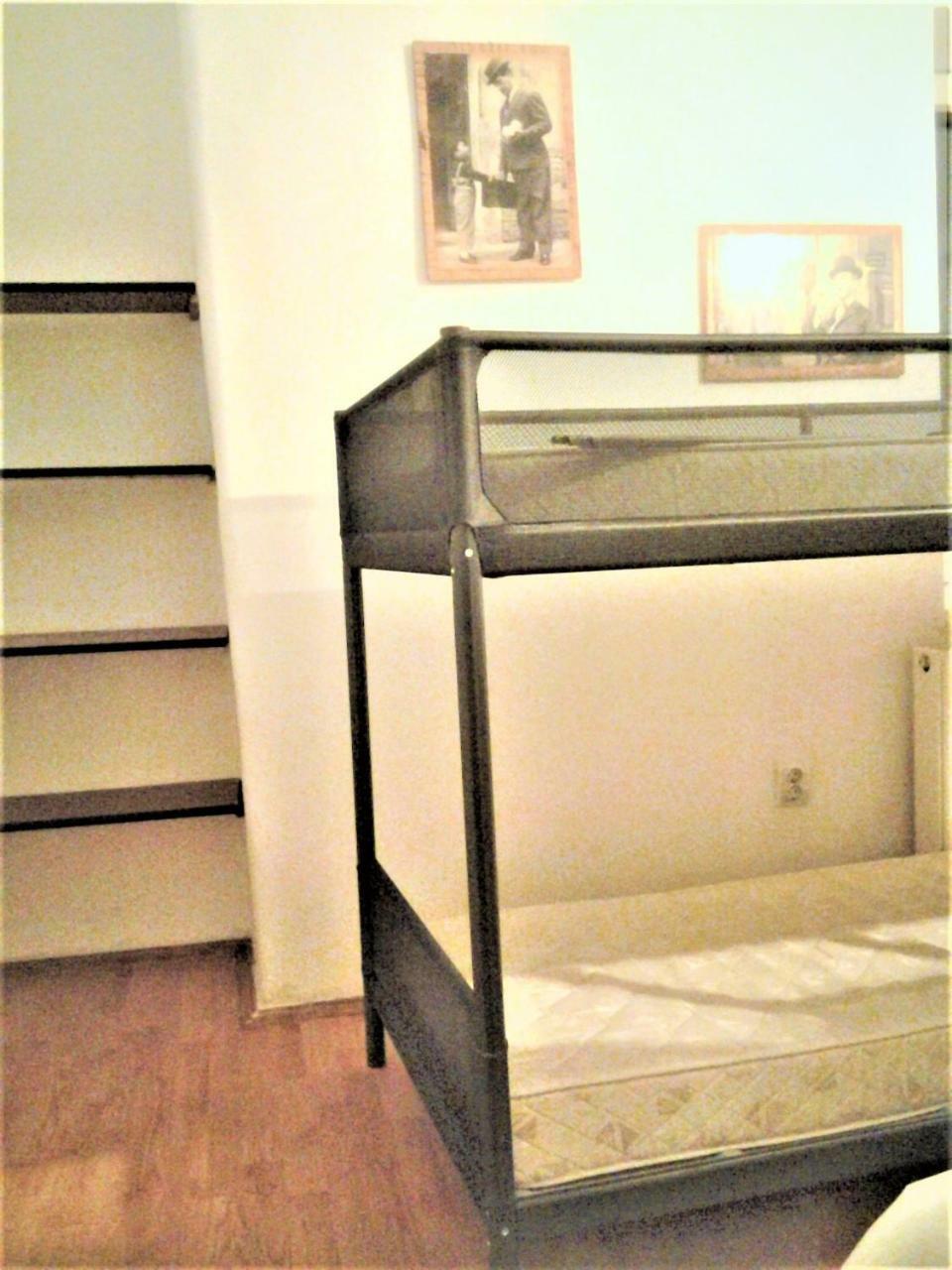 Leyla Hostel Брашов Екстер'єр фото